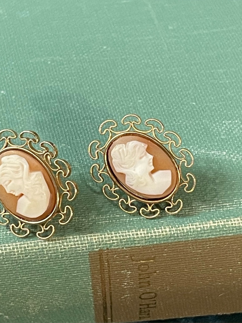 Vintage Krementz 14 kt gold overlay Cameo Earrings